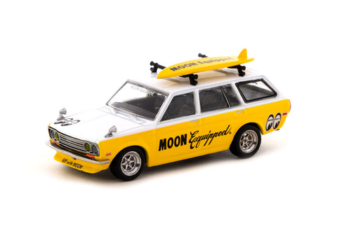 Tarmac Works 1:64 Global 64 Datsun Bluebird 510 Wagon Mooneyes Moon Equipped with Surfboard